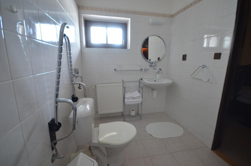 Velké Losiny Villa Zerotin Penzion Bed & Breakfast מראה חיצוני תמונה