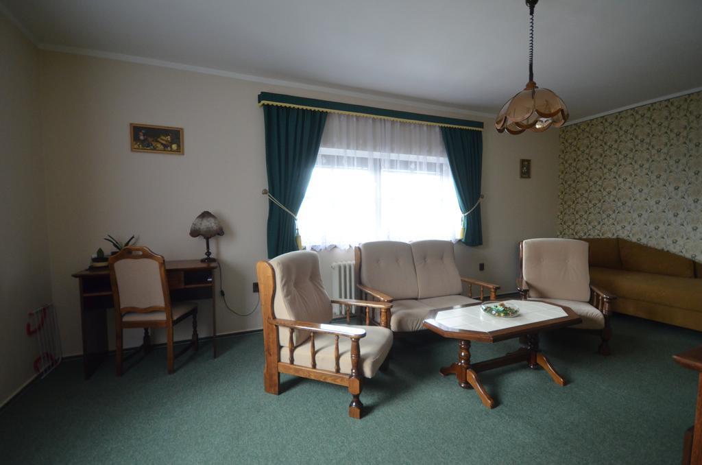 Velké Losiny Villa Zerotin Penzion Bed & Breakfast מראה חיצוני תמונה