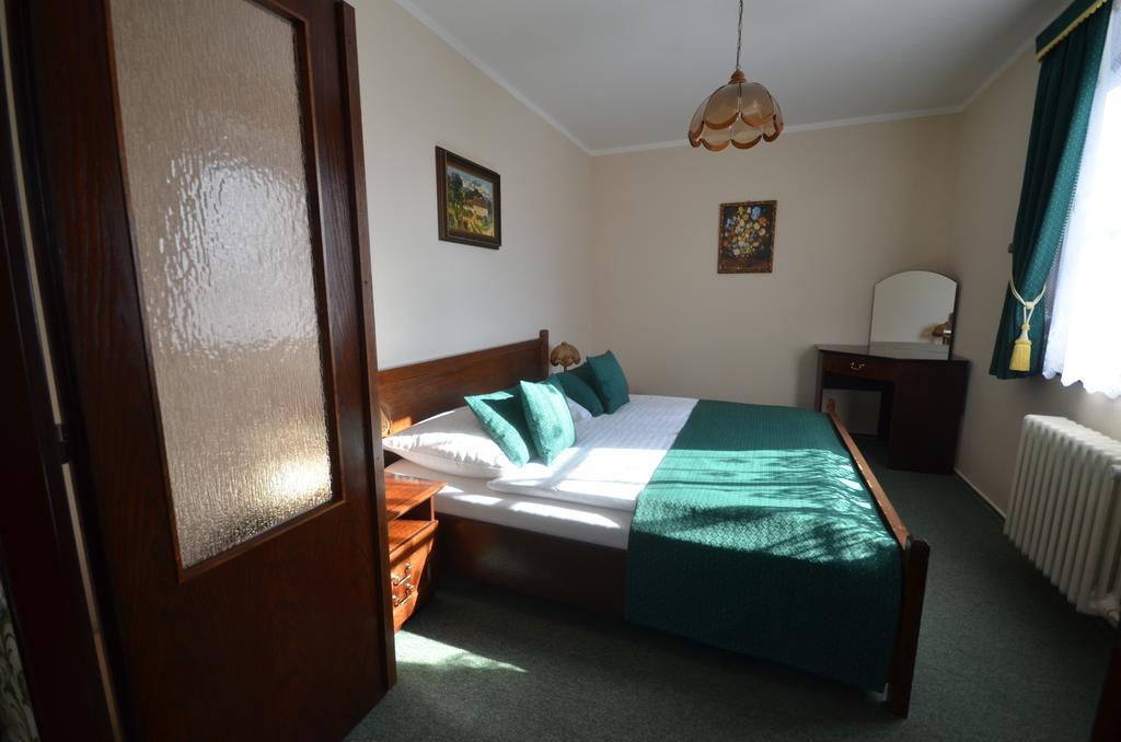 Velké Losiny Villa Zerotin Penzion Bed & Breakfast מראה חיצוני תמונה