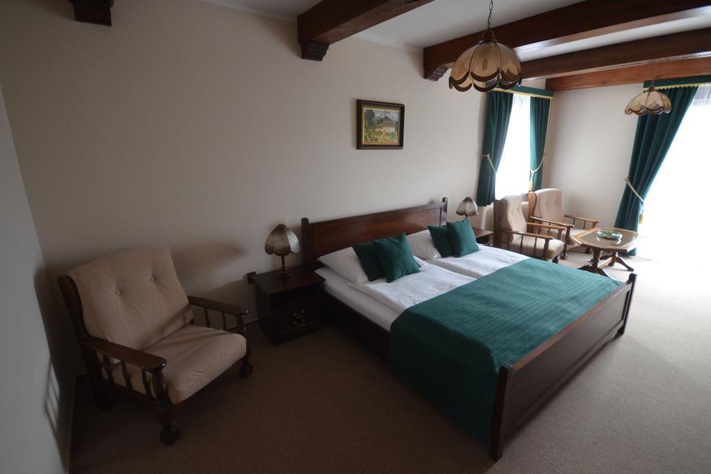 Velké Losiny Villa Zerotin Penzion Bed & Breakfast מראה חיצוני תמונה