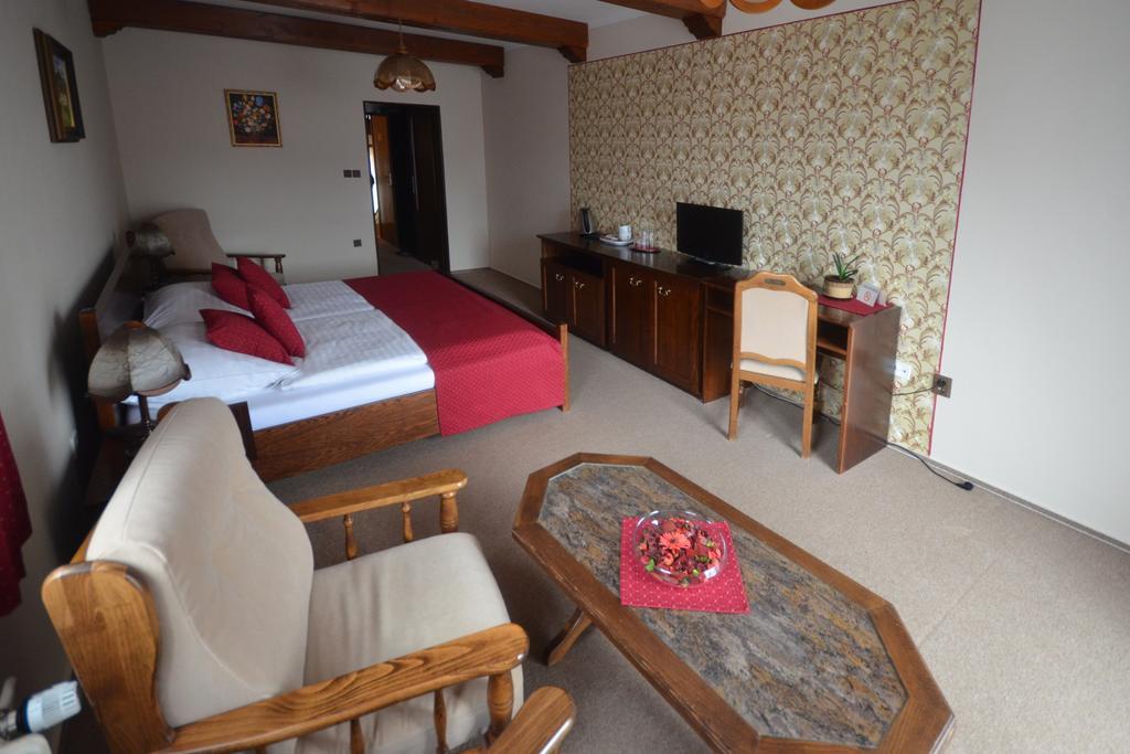 Velké Losiny Villa Zerotin Penzion Bed & Breakfast מראה חיצוני תמונה