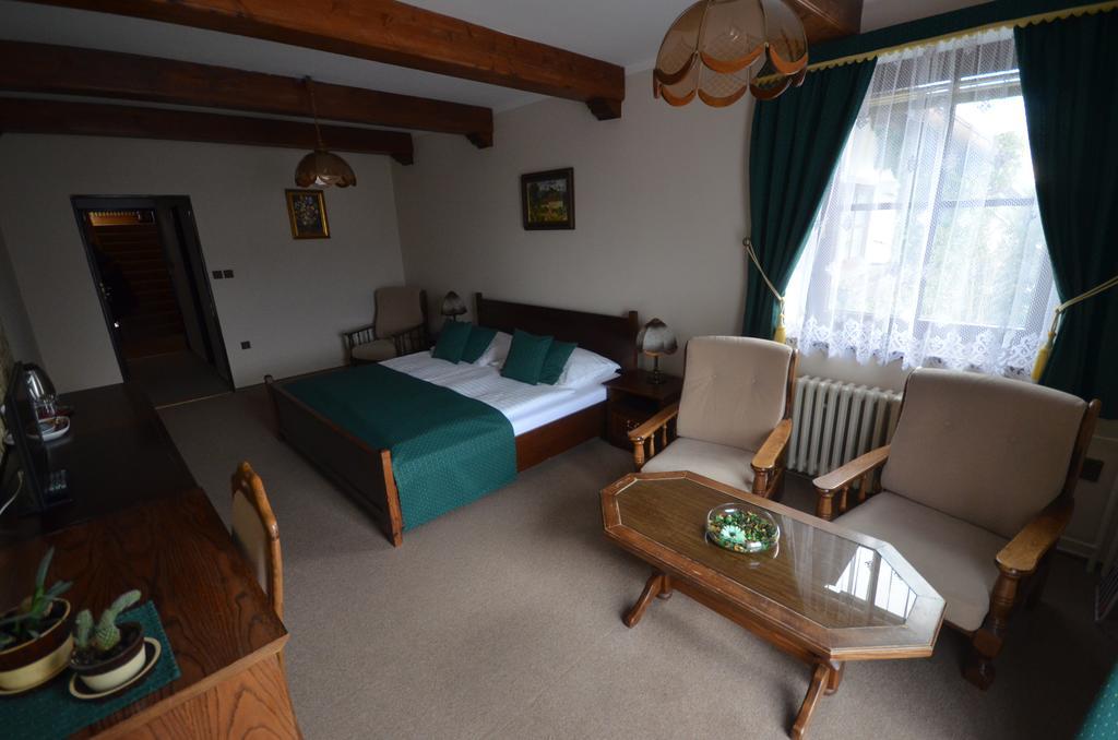 Velké Losiny Villa Zerotin Penzion Bed & Breakfast מראה חיצוני תמונה