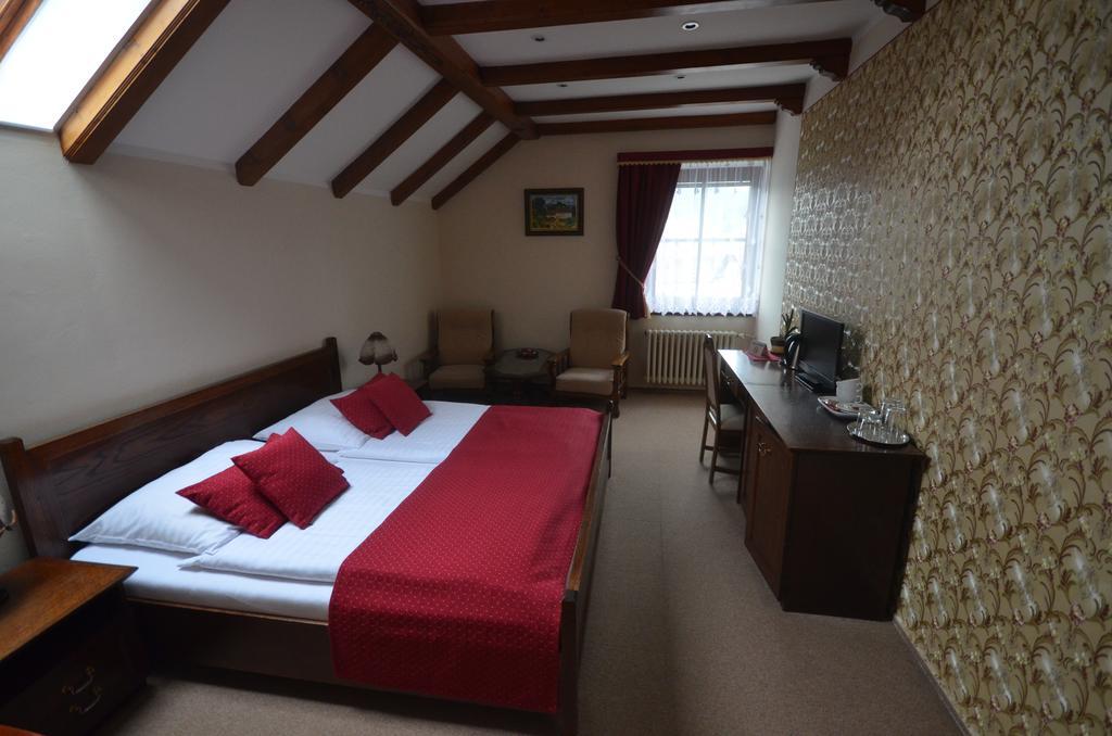 Velké Losiny Villa Zerotin Penzion Bed & Breakfast מראה חיצוני תמונה