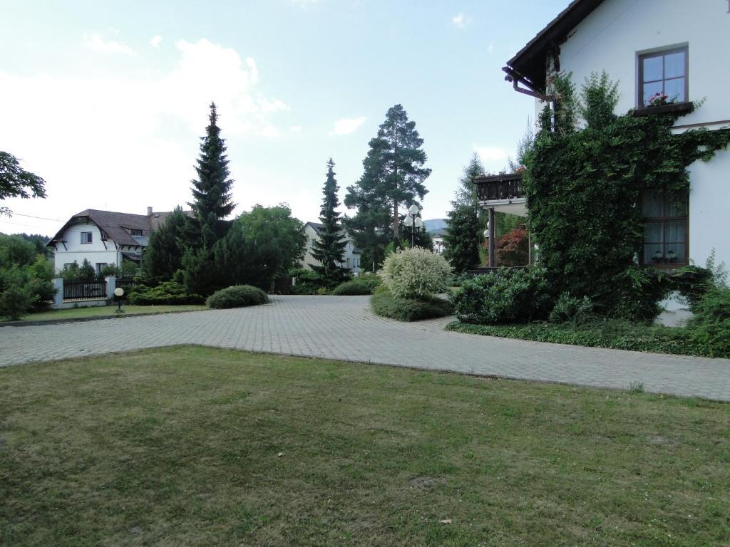 Velké Losiny Villa Zerotin Penzion Bed & Breakfast מראה חיצוני תמונה