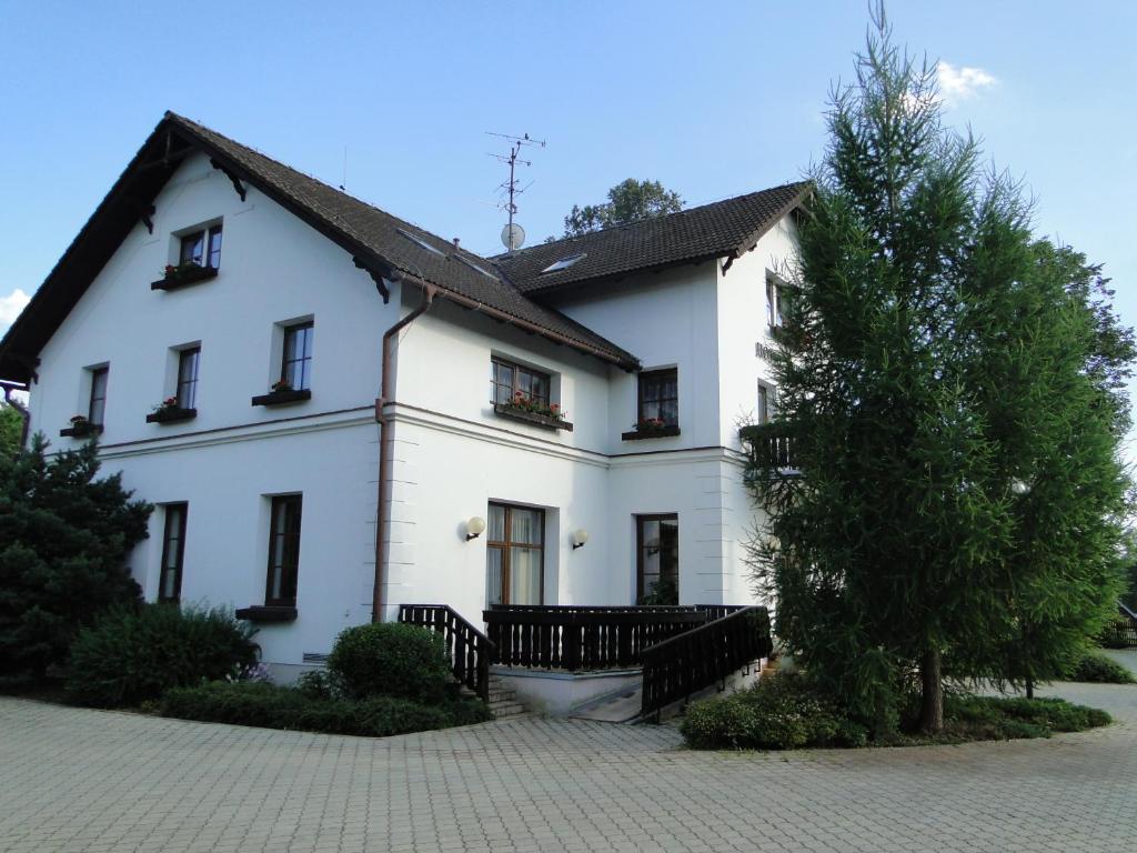 Velké Losiny Villa Zerotin Penzion Bed & Breakfast מראה חיצוני תמונה